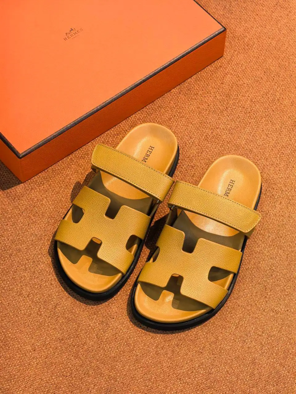 Шлепки HERMÈS из телячьей кожи - Обувь (Одежда) в Москва