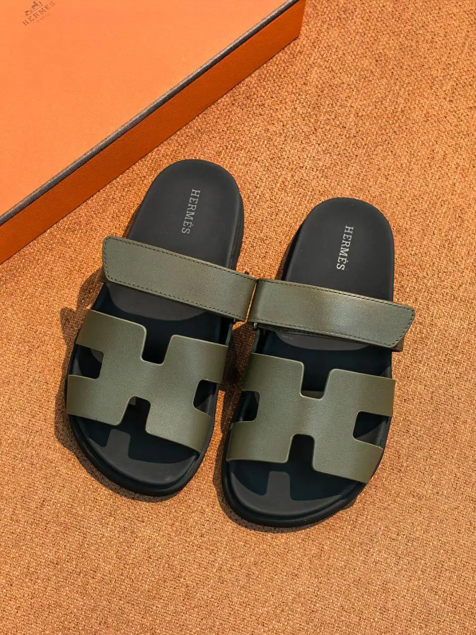 Шлепки HERMÈS из телячьей кожи - Обувь (Одежда) в Москва