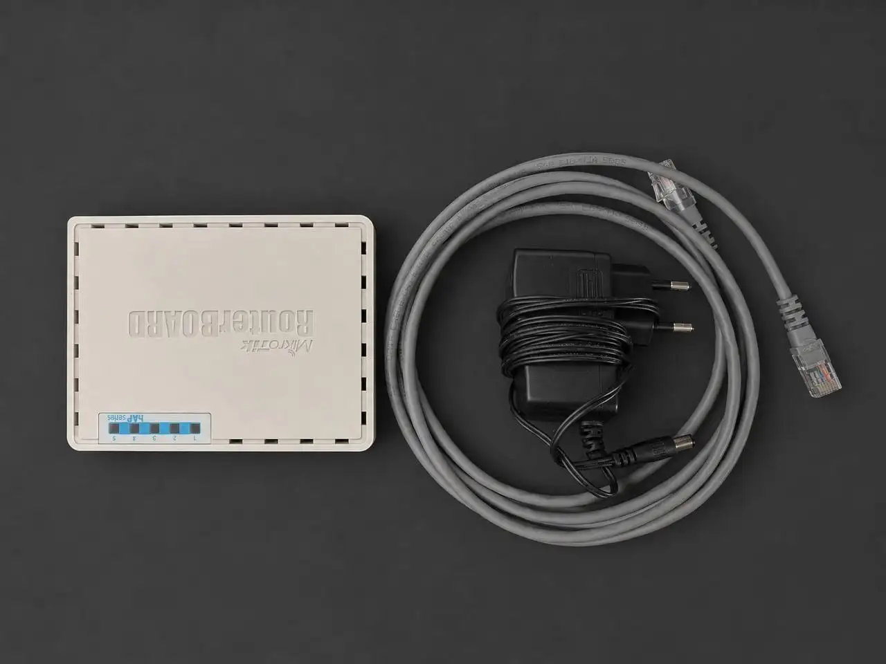 Роутер MikroTik hAP ac lite - Сетевое оборудование (Электроника) в Москва