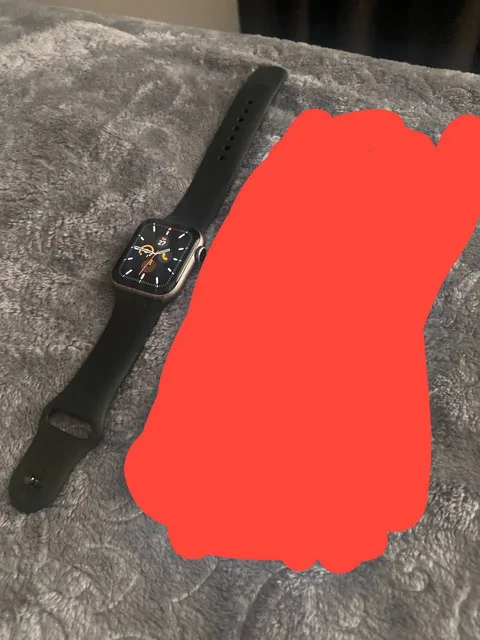 Apple Watch 3, свитера Emporio Armani и Dolce&Gabbana - Свитера в Москва