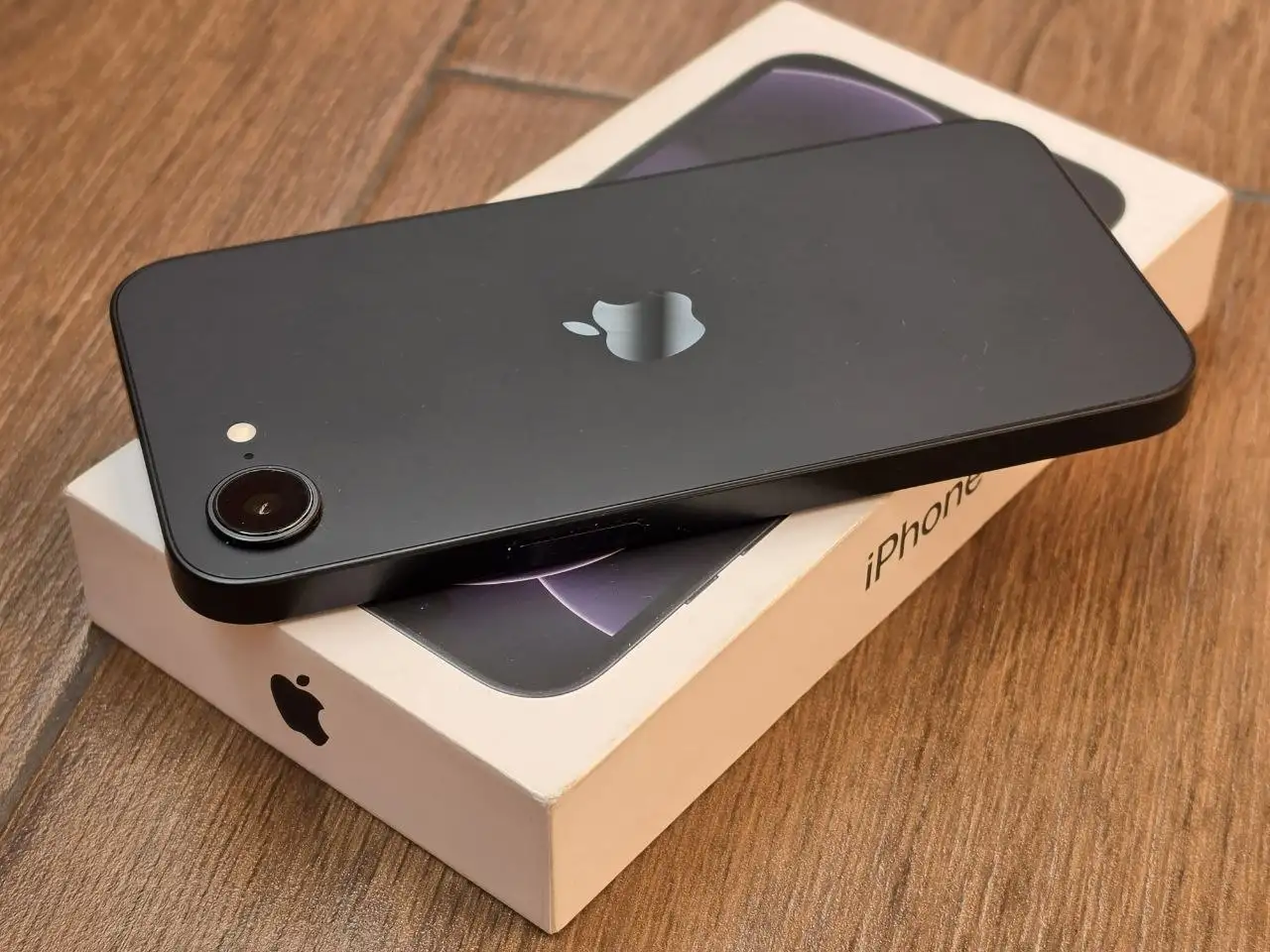 IPhone 17e 256GB Black e-sim Japan - Мобильные телефоны и гаджеты (Электроника) в Москва