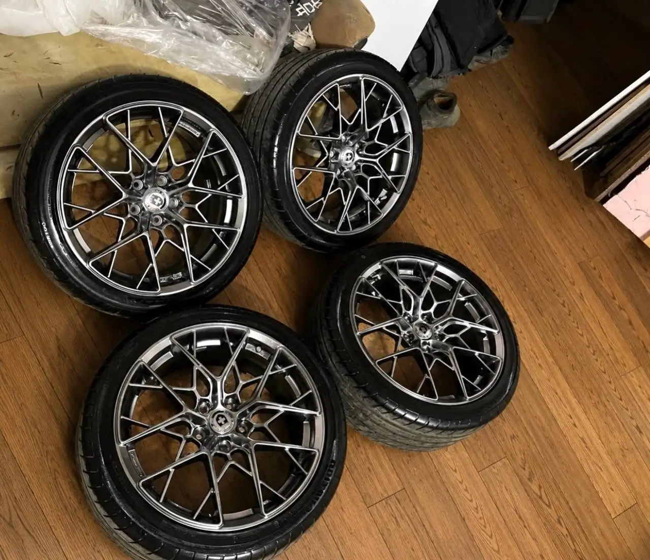 Продажа дисков HRE 18 радиуса с резиной - Диски и шины (Авто) в Москва