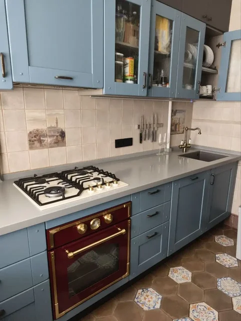Продам кухню из дерева с техникой - Ванная в Москва