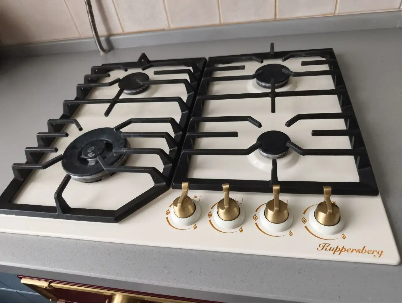 Продам кухню из дерева с техникой - Кухни (Для дома и дачи) в Москва