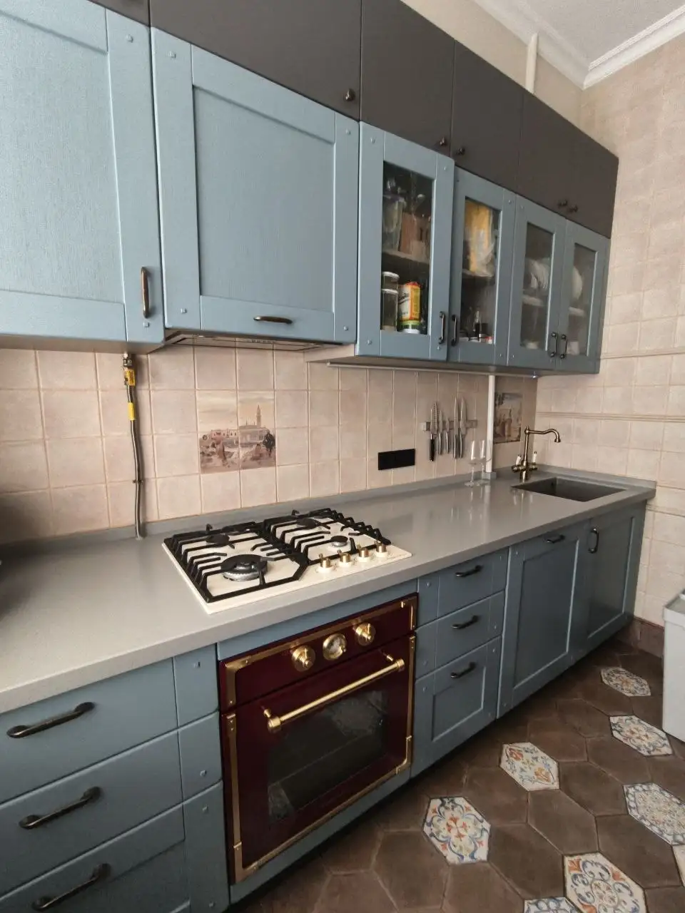 Продам кухню Кухонный двор в отличном состоянии - Мебель (Для дома и дачи) в Москва