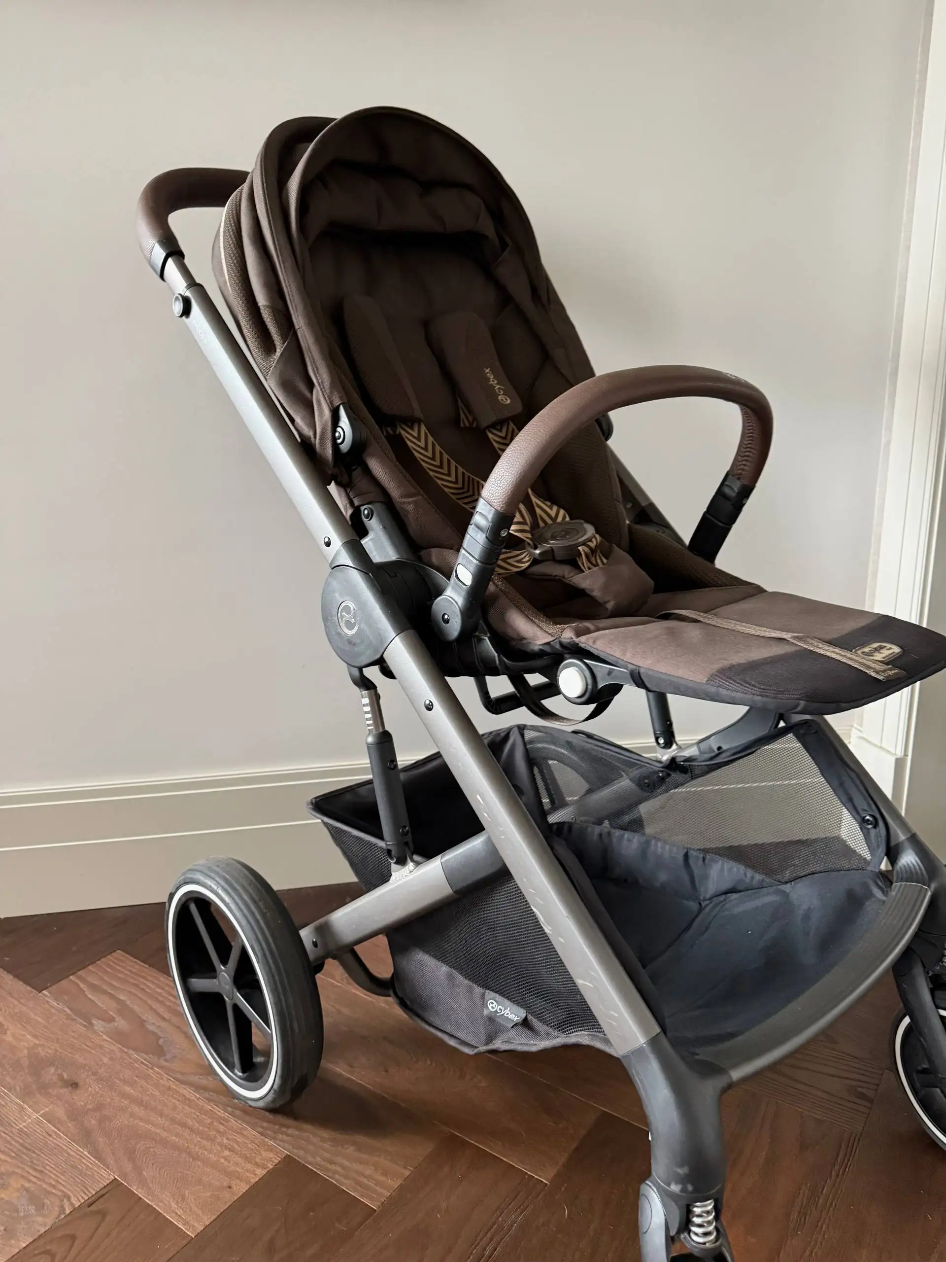 Продаю прогулочную коляску Cybex balios Lux 2025 - Коляски (Товары для детей) в Москва