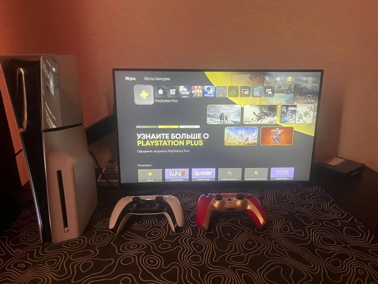 PlayStation 5 Slim 1ТБ с двумя геймпадами и FC 26 - Игровые приставки (Электроника) в Москва