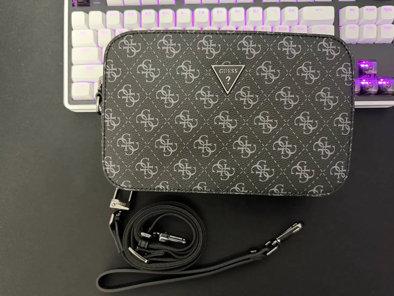 Сумка Guess Milano Camera Bag S - Одежда в Москва