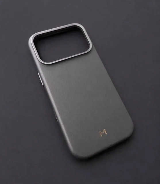 Чехол кожаный Magssory для iPhone 17 Pro - Зарядные устройства в Москва