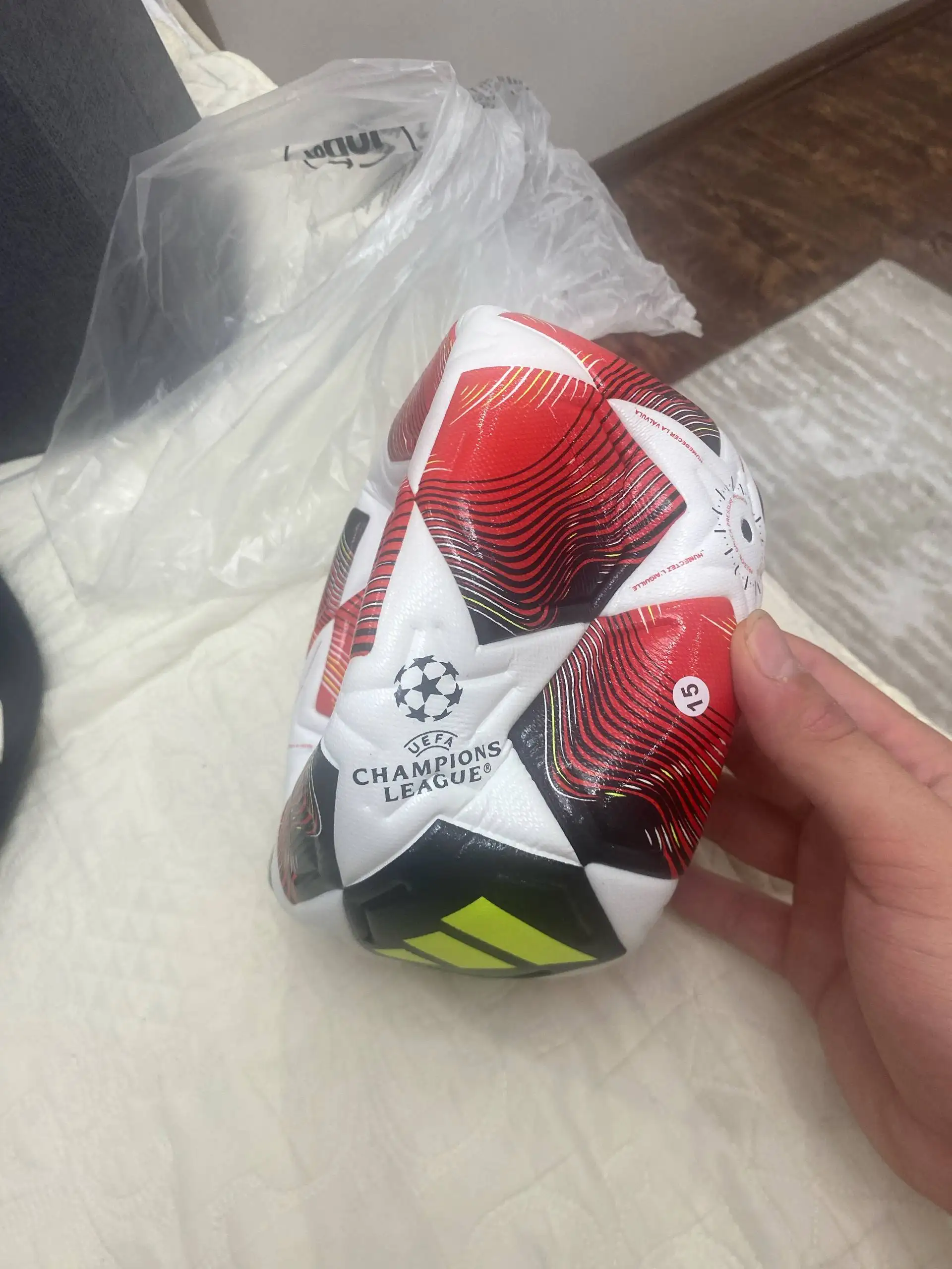 Мячи Adidas Лига Чемпионов (четверки) - 30 шт. дешево - Спорт (Хобби и отдых) в Москва