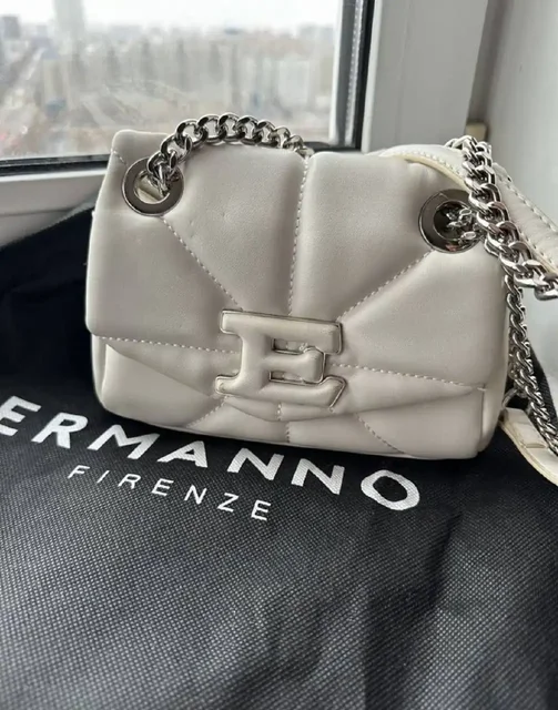 Сумка Ermanno Firenze, белая, оригинал - Жилетки в Москва