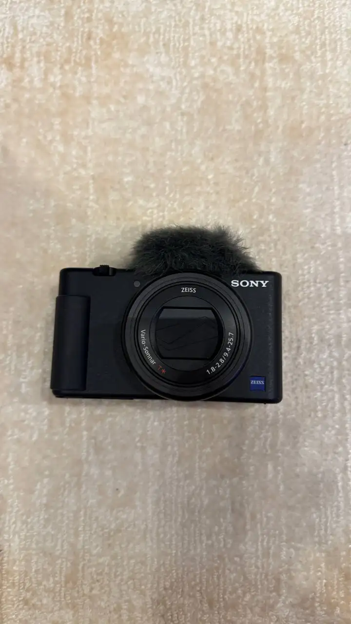 Продам Sony ZV-1 в идеальном состоянии - Видео и фототехника (Электроника) в Москва