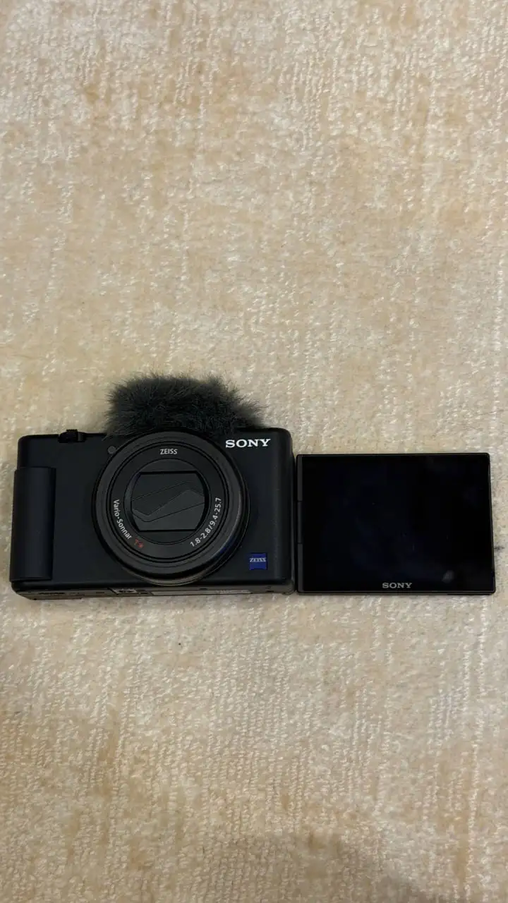 Продам Sony ZV-1 в идеальном состоянии - Видео и фототехника (Электроника) в Москва