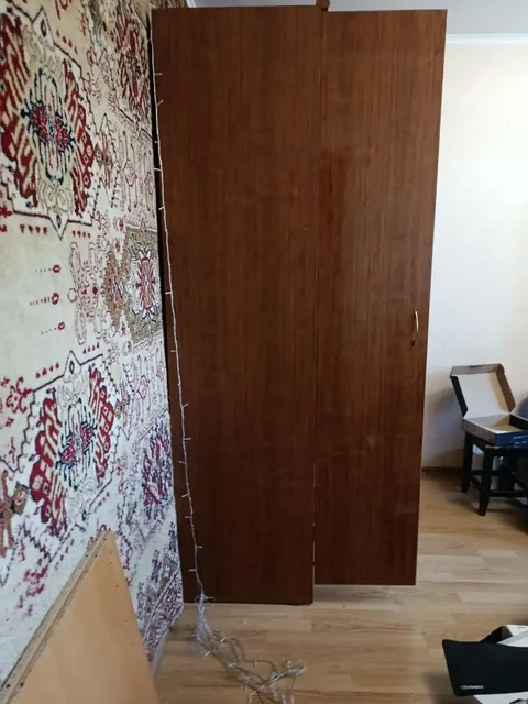 Продам трехстворчатый шкаф - Ковры в Москва