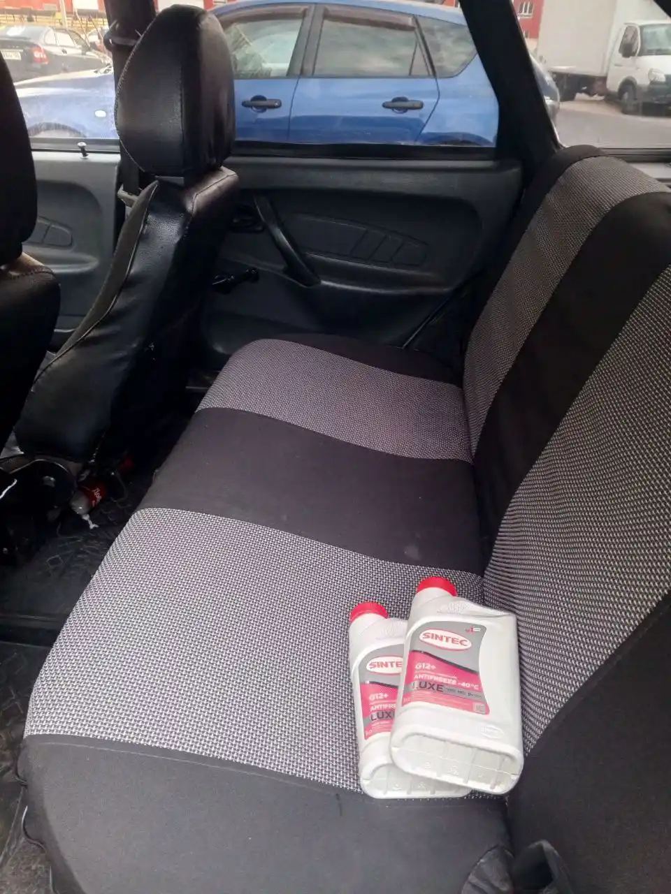 Продам ВАЗ 2114 после аварии требует вложений