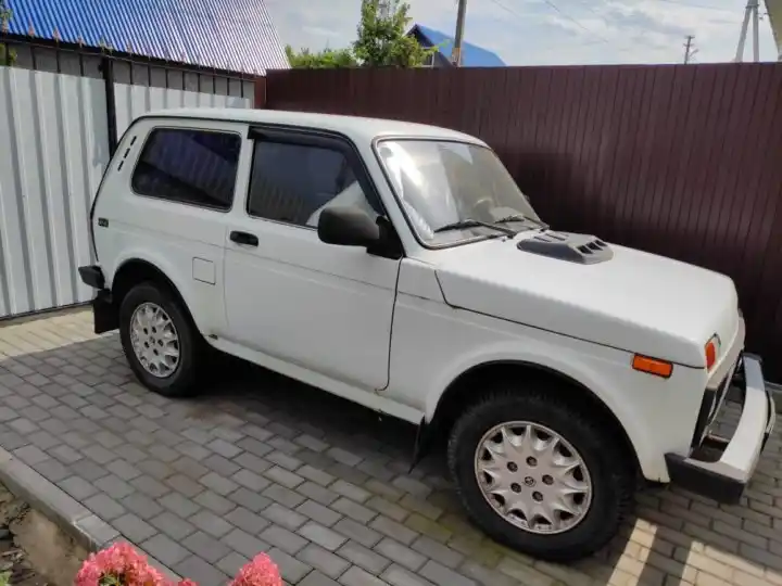 ВАЗ (Lada) Niva 2011 года