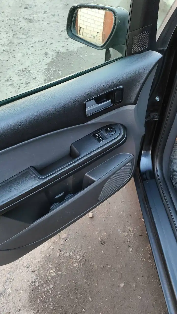 Ford C-MAX 1.8 бензиновый