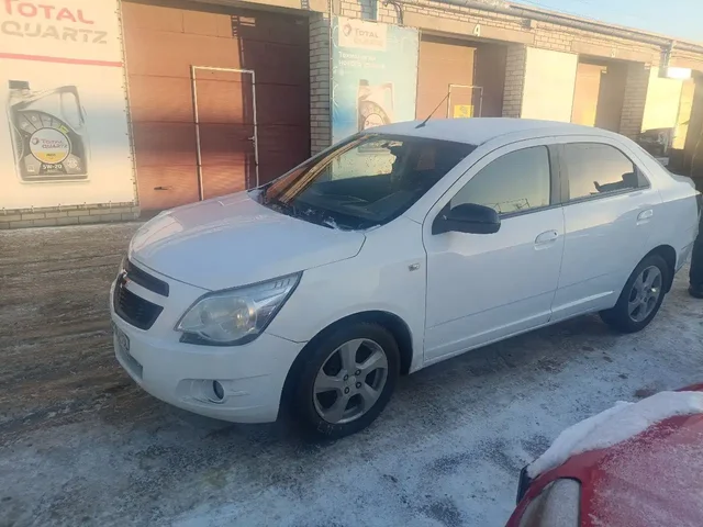 Продажа автомобиля Кобальт 2013 года с механической коробкой передач - Легковые автомобили в Воронеж