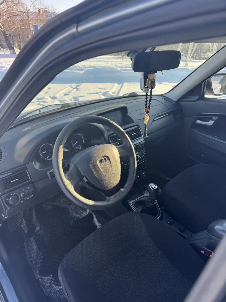 Продам а/м Приора 2014 г.в. с богатой комплектацией - Легковые автомобили (Авто) в Воронеж