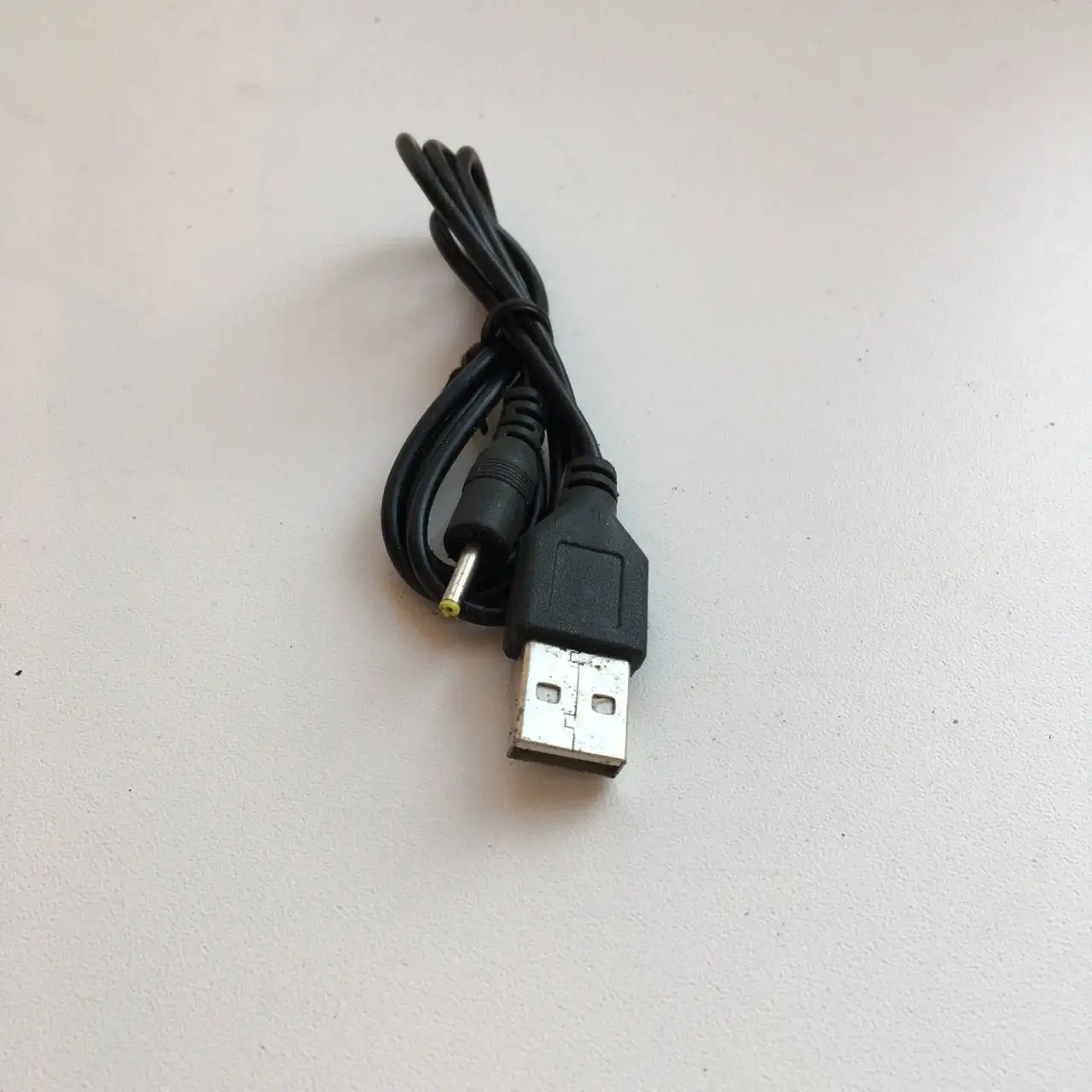 Продажа кабеля питания с узким круглым разъемом в USB - Автоэлектроника (Запчасти) в Воронеж