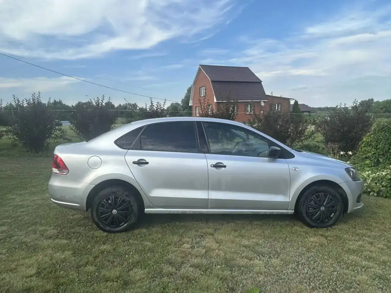 Volkswagen Polo 1.6, 2011 год - Легковые автомобили (Авто) в Воронеж