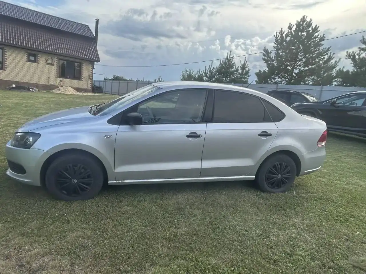 Volkswagen Polo 1.6, 2011 год - Легковые автомобили (Авто) в Воронеж