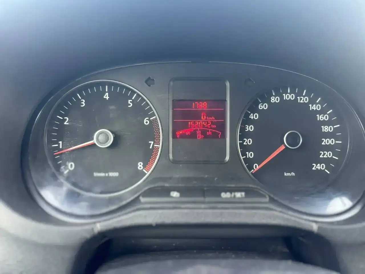Volkswagen Polo 1.6, 2011 год - Легковые автомобили (Авто) в Воронеж