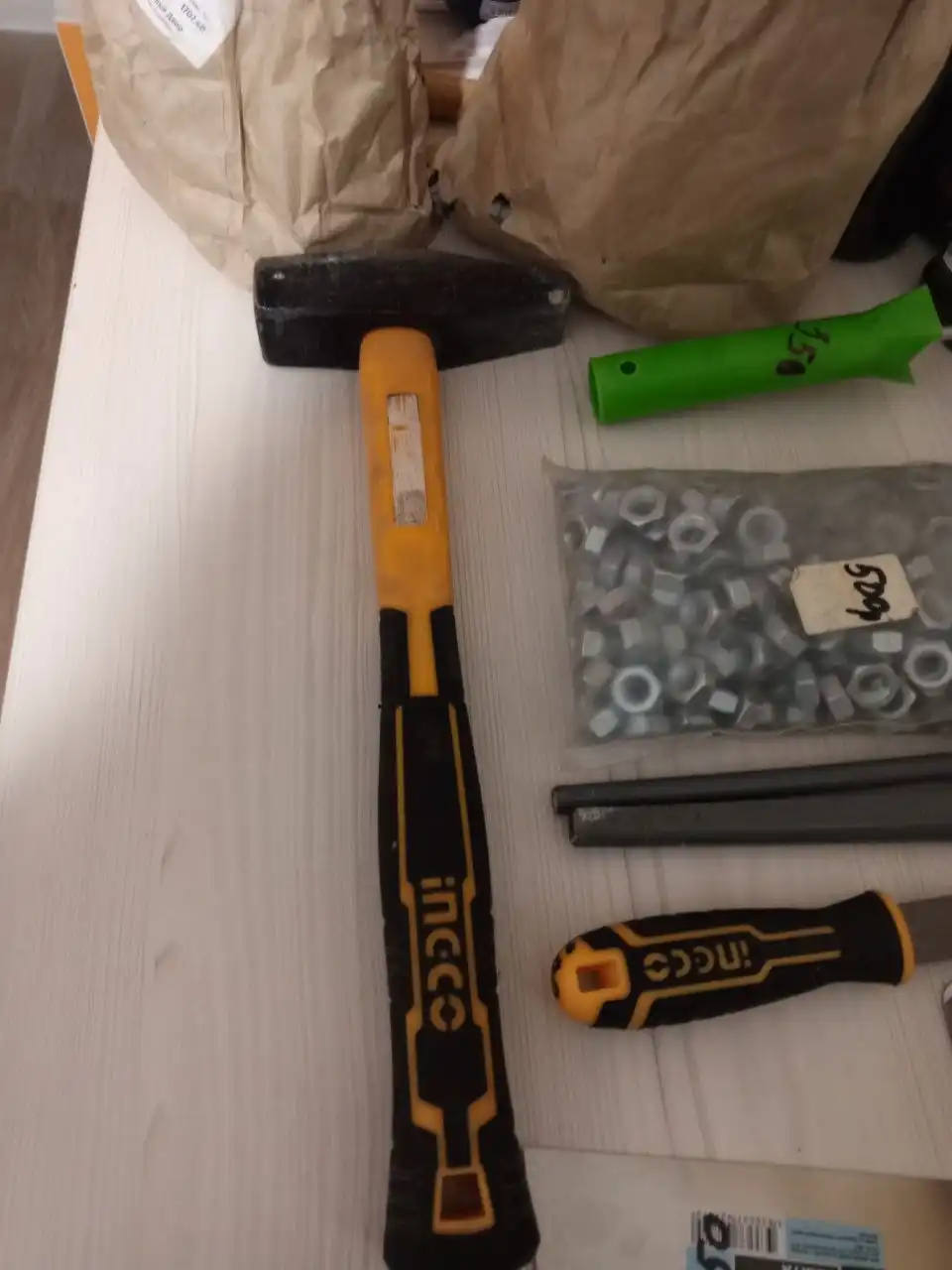 Продажа инструментов и материалов