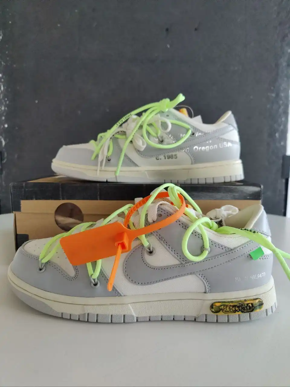 Продажа новых кроссовок Nike и Adidas