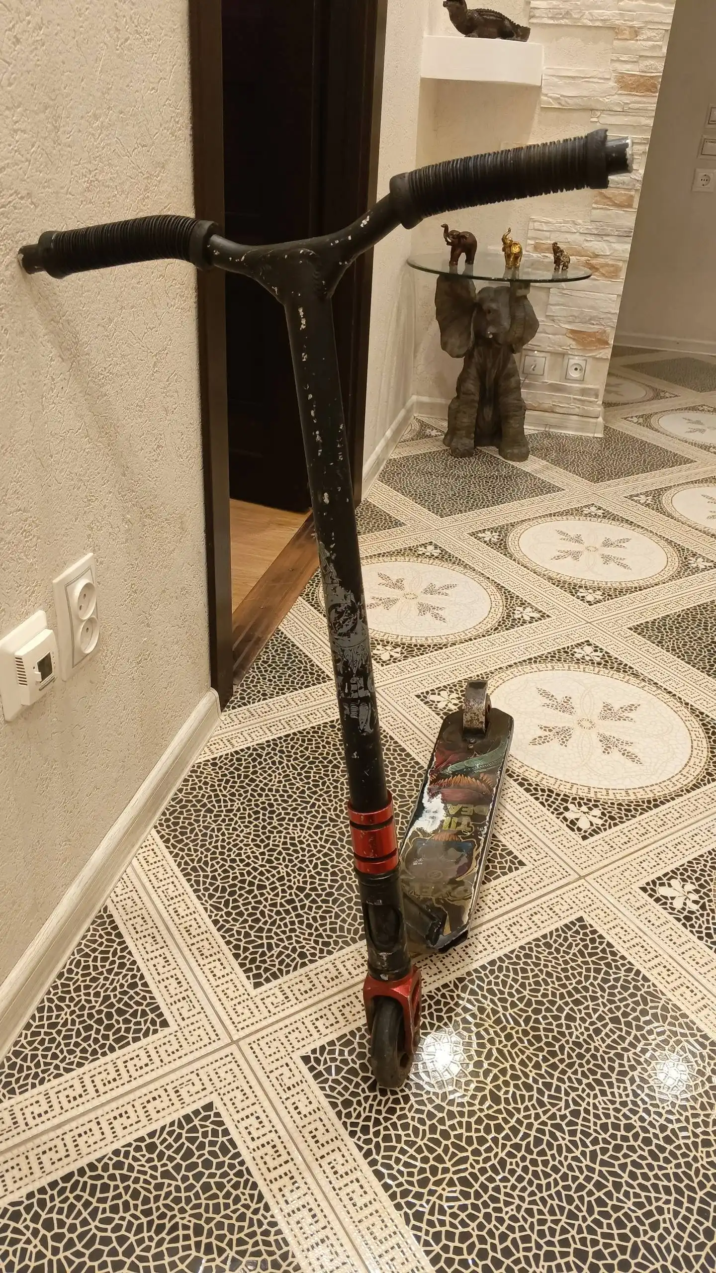 Продам монитор и самокат