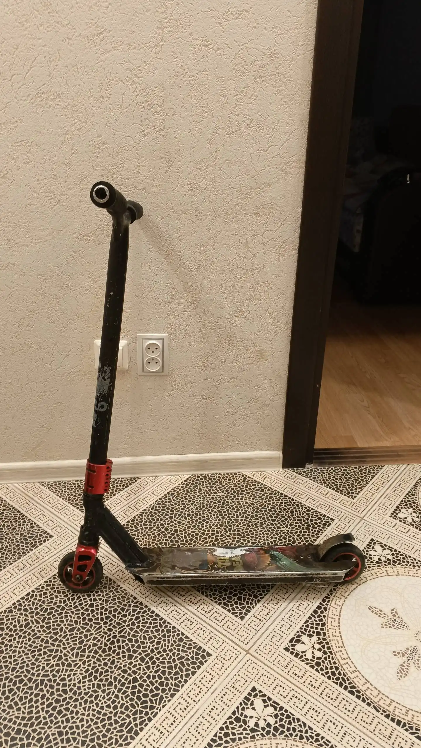 Продам монитор и самокат