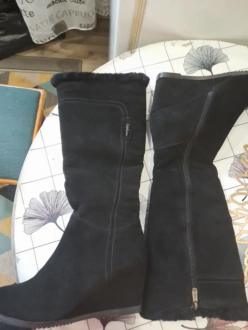 Новые замшевые сапоги 37 размер