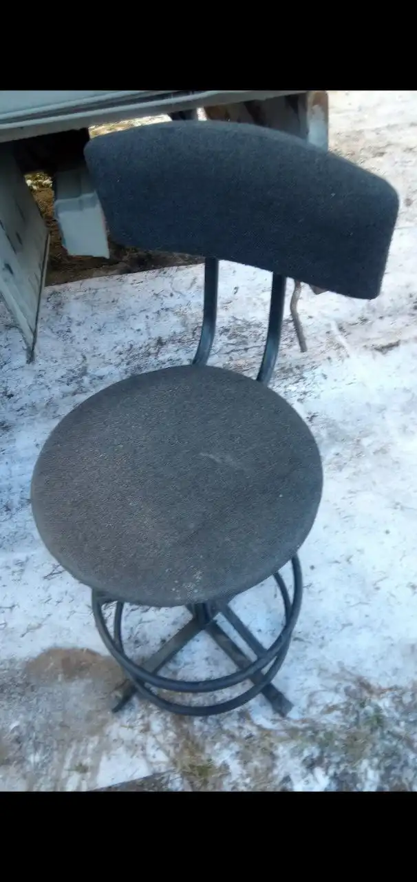 Продам металлический стул