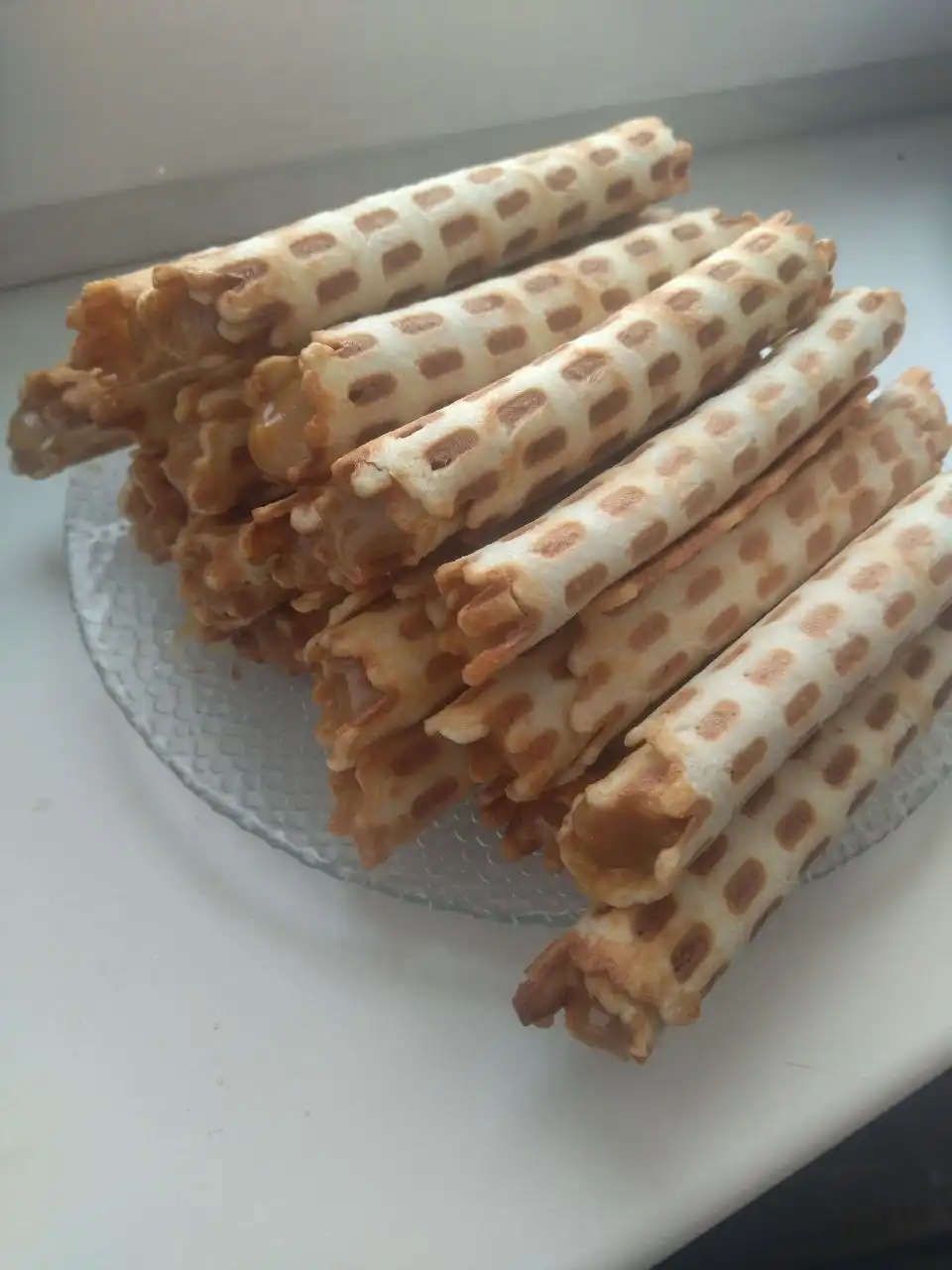 Домашние вафельные трубочки со сгущёнкой