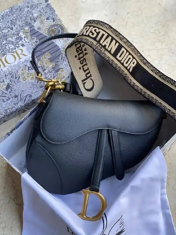 Продажа женских сумок - Одежда в Тюмень