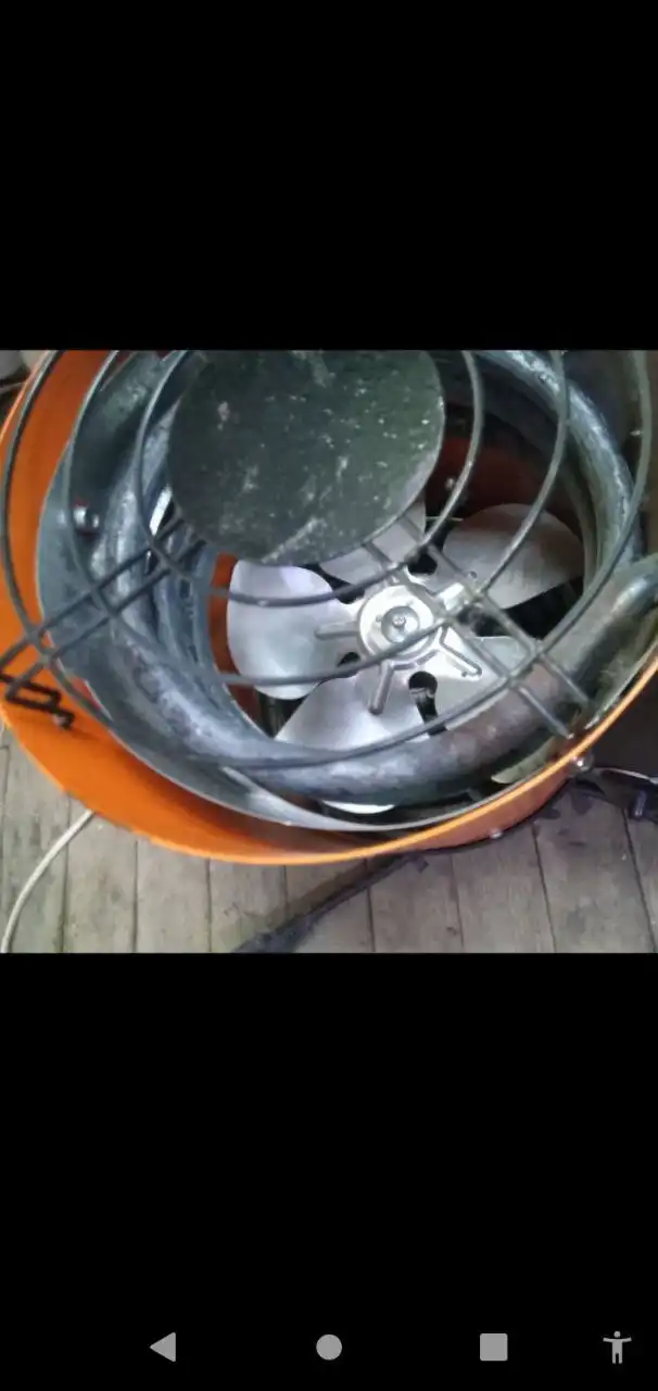 Продам тепловентилятор мощный 3 кВт - Отопление (Для дома и дачи) в Тюмень