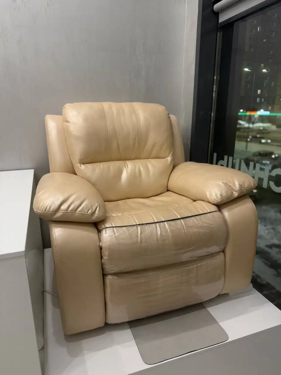 Продажа реклайнера для педикюра с электроприводом - Оборудование в Тюмень