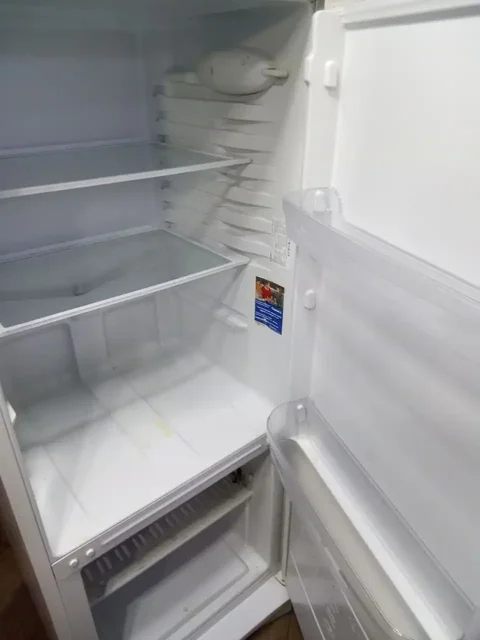 Продам холодильник Индезит - Удобрения в Тюмень
