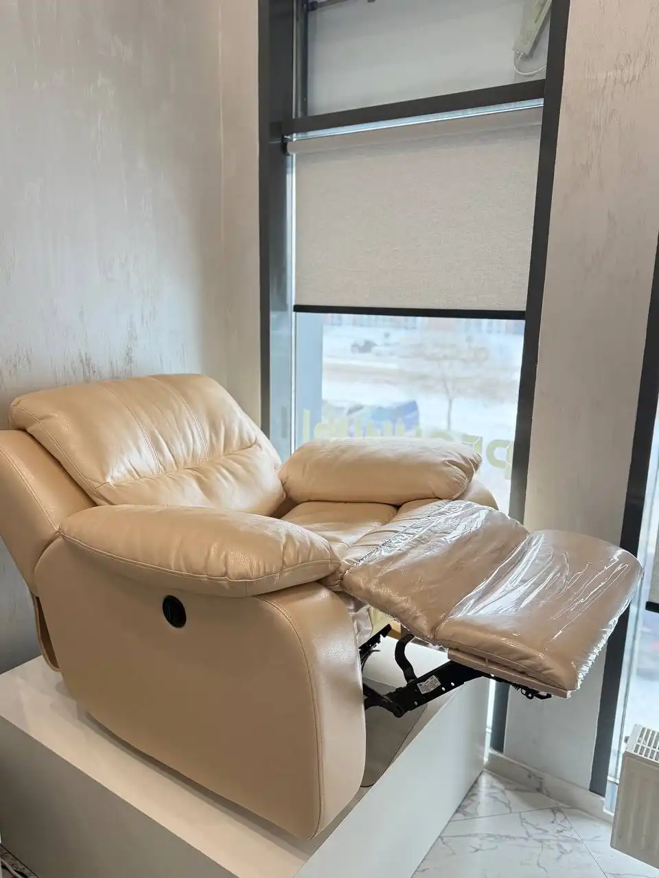 Продажа реклайнера для педикюра с электроприводом - Барахолка в Тюмень