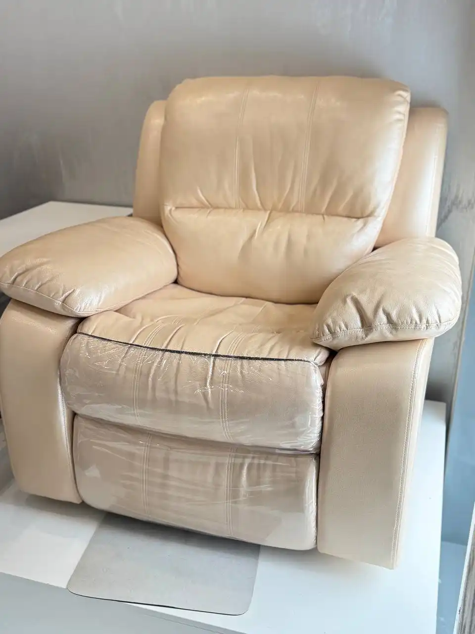 Продажа реклайнера для педикюра с электроприводом - Барахолка в Тюмень