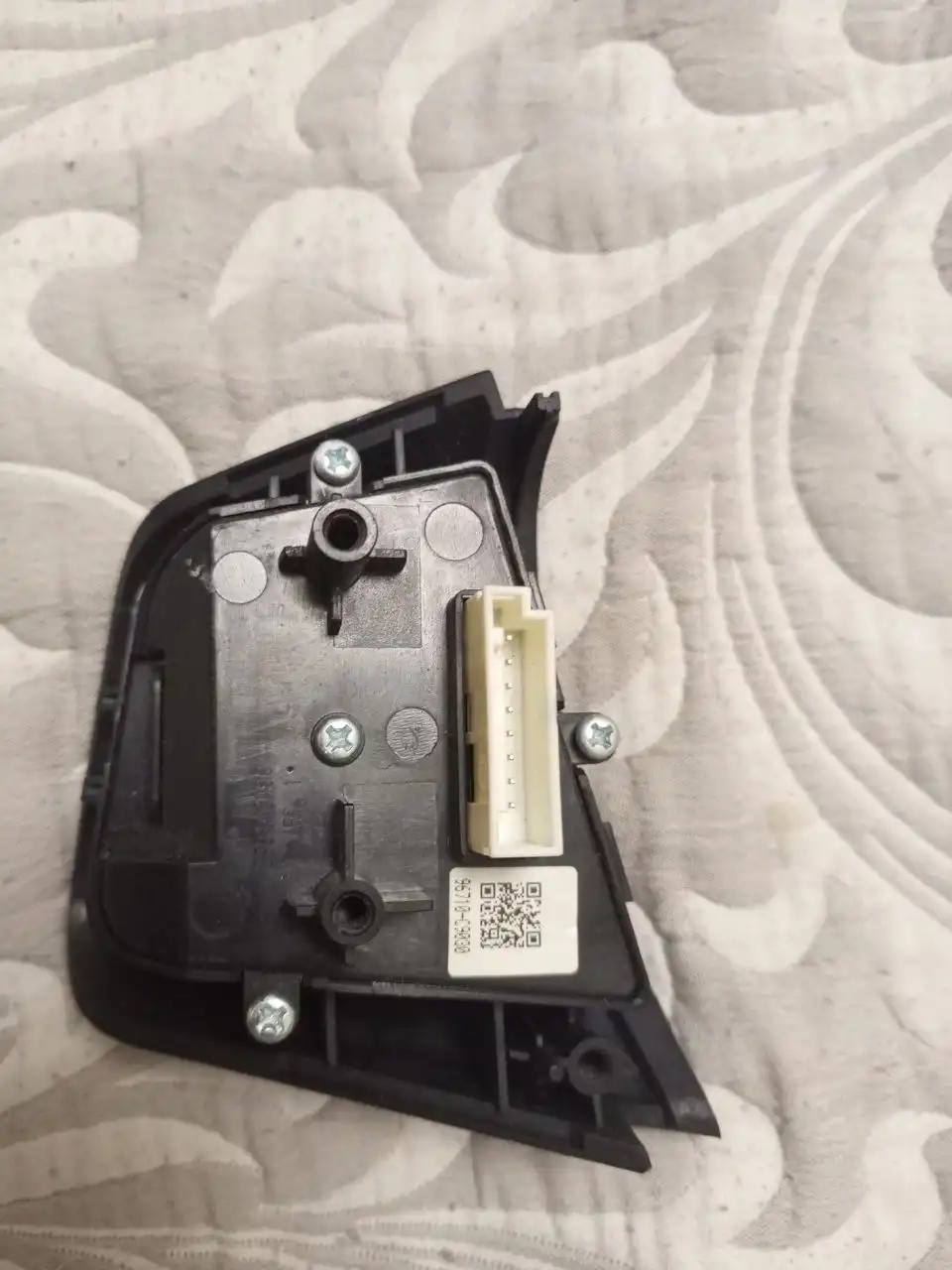 Продам блок управления стеклоподъёмниками и блок кнопок руля Hyundai Creta 2021 года - Электрооборудование (Запчасти) в Тюмень