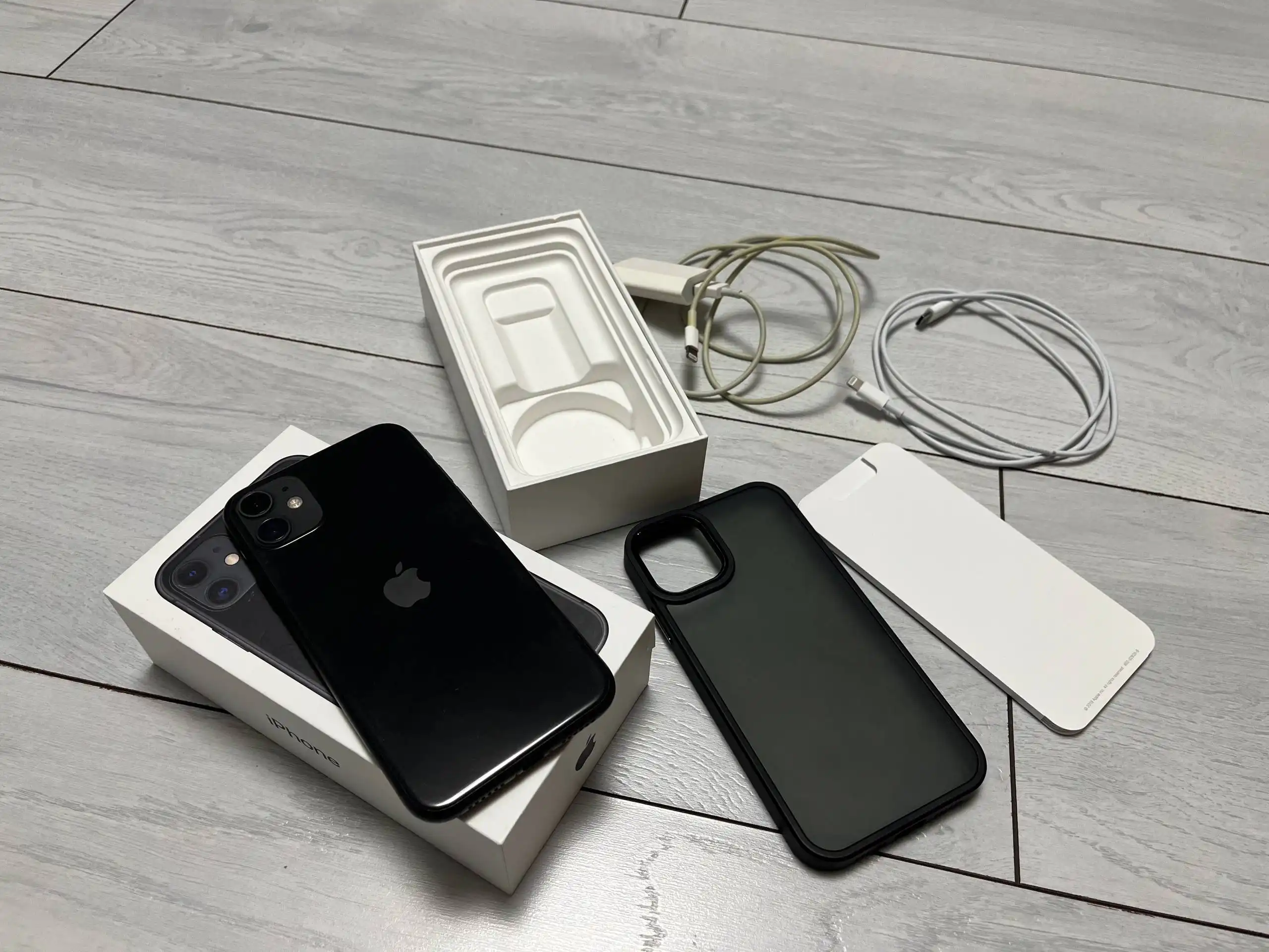 Продам iPhone 11 64gb черный - Телефоны и смартфоны (Электроника) в Тюмень