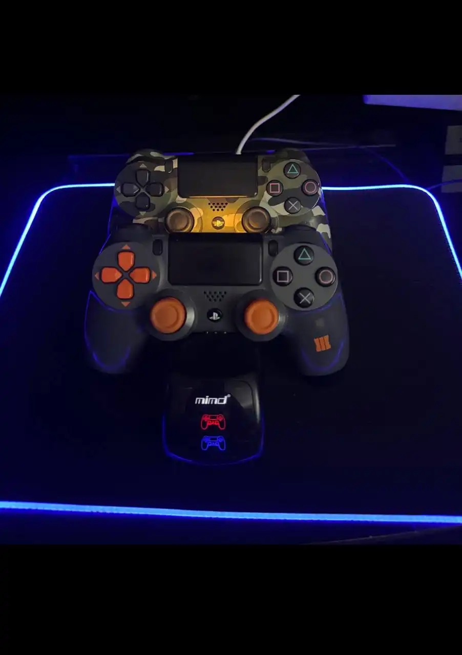 Продам PlayStation 4 с комплектом - Игровые консоли (Электроника) в Тюмень