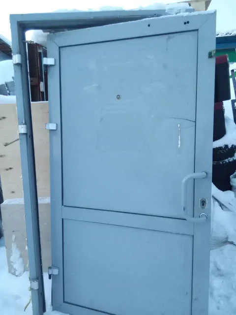 Продам алюминиевую дверь - Сантехника в Тюмень