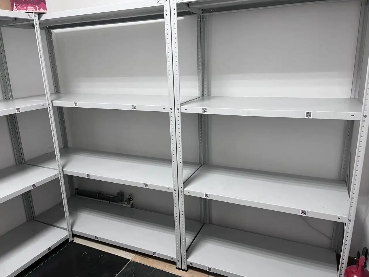 Стеллажи для инструментов и сырья - Стеллажи (Барахолка) в Тюмень