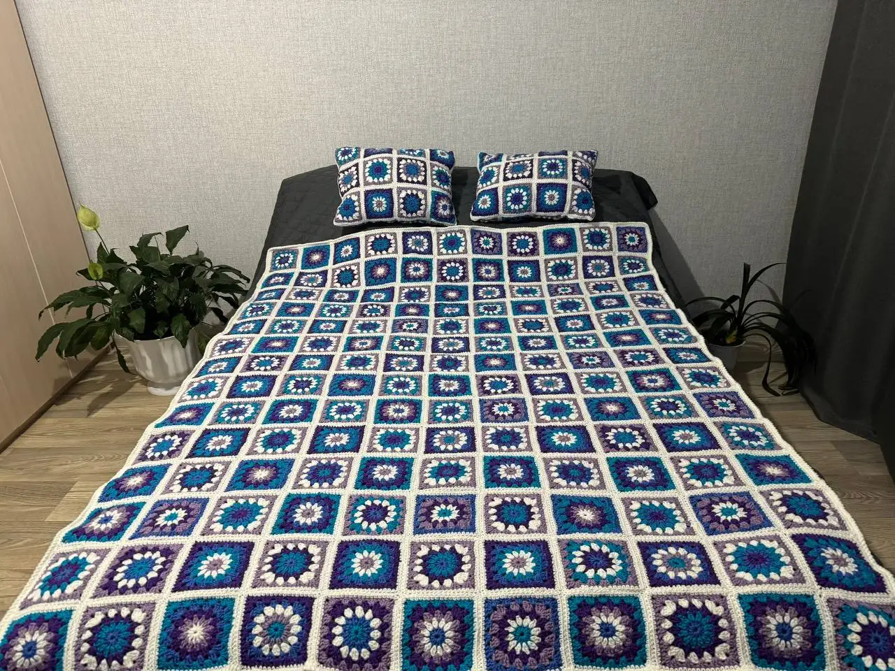 Оригинальный уютный плед и две мягкие подушечки - Барахолка в Тюмень