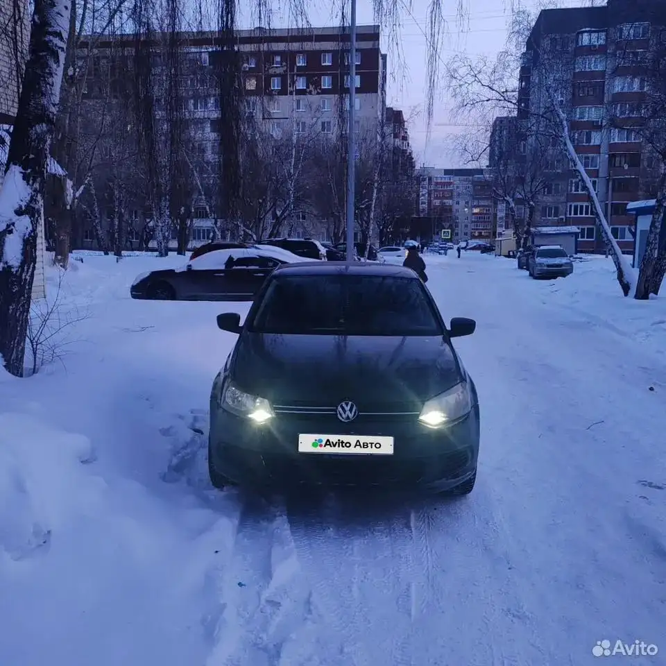 Volkswagen Polo 2011 года - Легковые автомобили (Авто) в Тюмень
