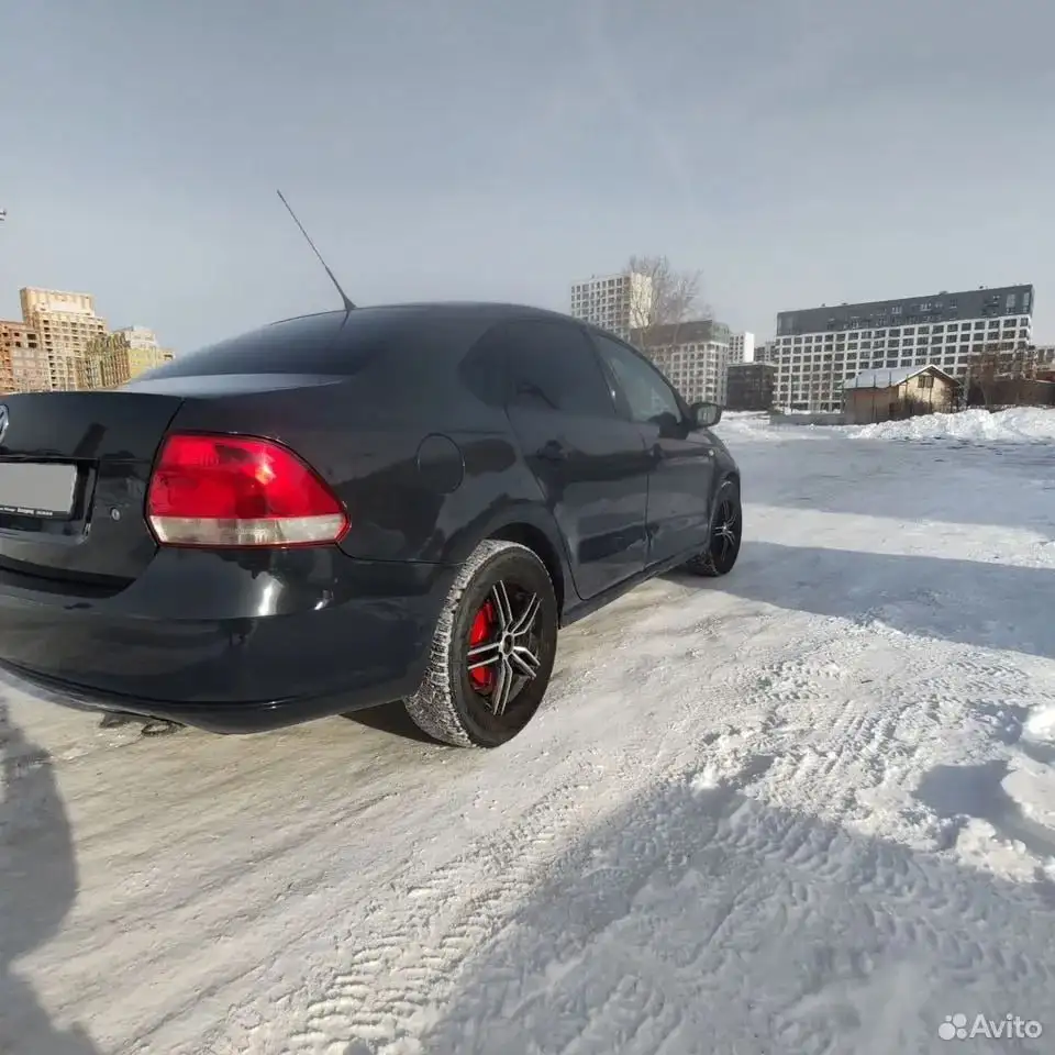 Volkswagen Polo 2011 года - Легковые автомобили (Авто) в Тюмень