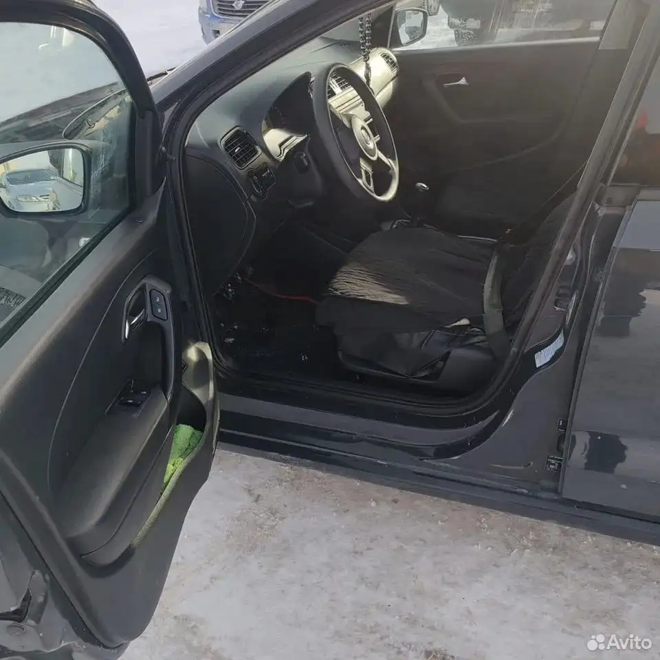 Volkswagen Polo 2011 года - Легковые автомобили (Авто) в Тюмень