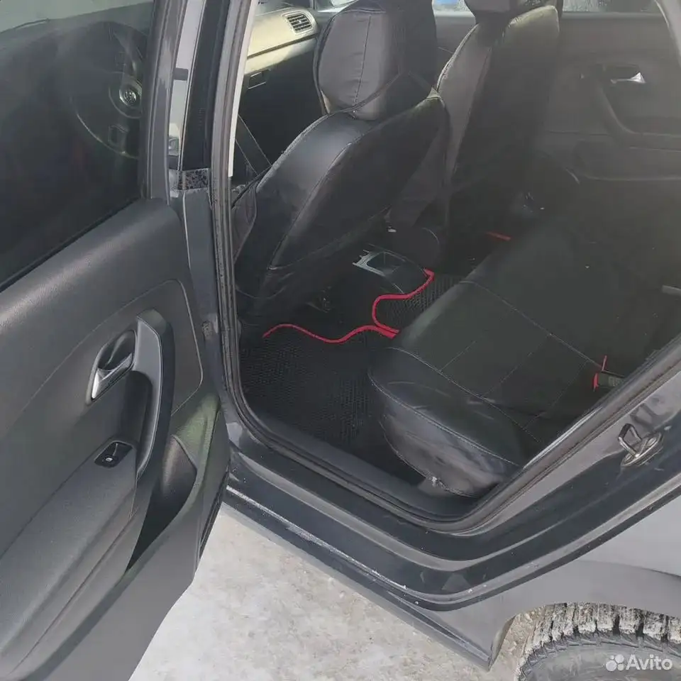 Volkswagen Polo 2011 года - Легковые автомобили (Авто) в Тюмень